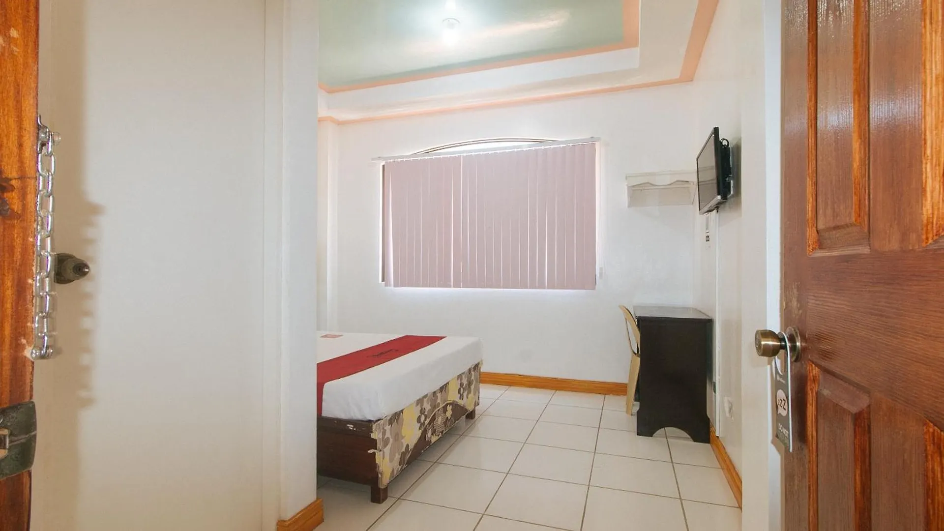 Otel Reddoorz At Coco Grove Tourist Inn Panglao
