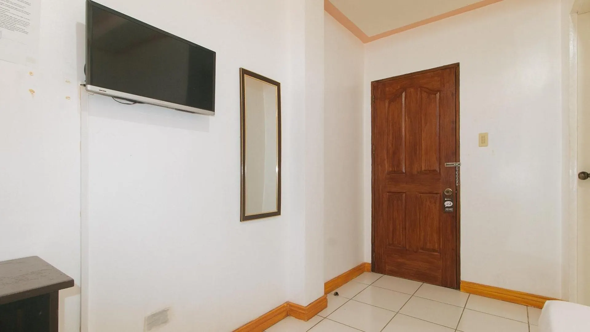 Otel Reddoorz At Coco Grove Tourist Inn Panglao