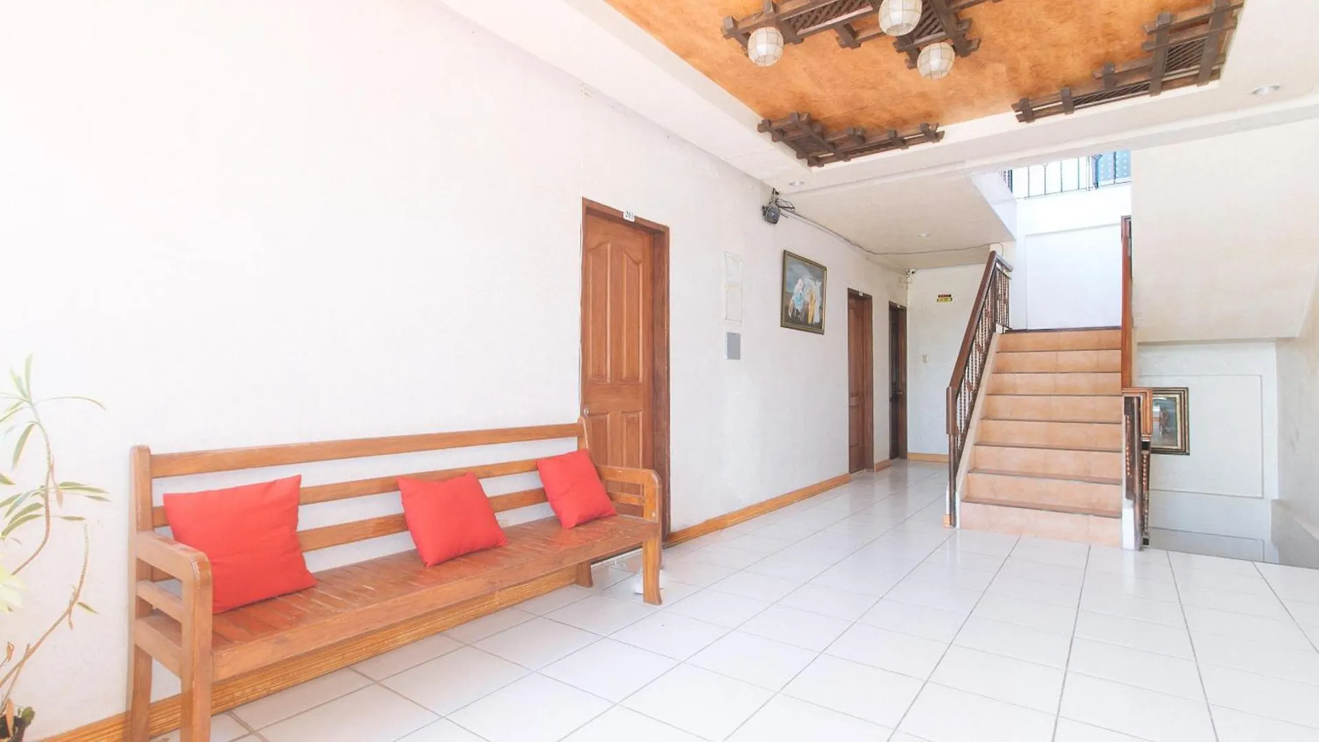 Reddoorz At Coco Grove Tourist Inn Panglao 2*,