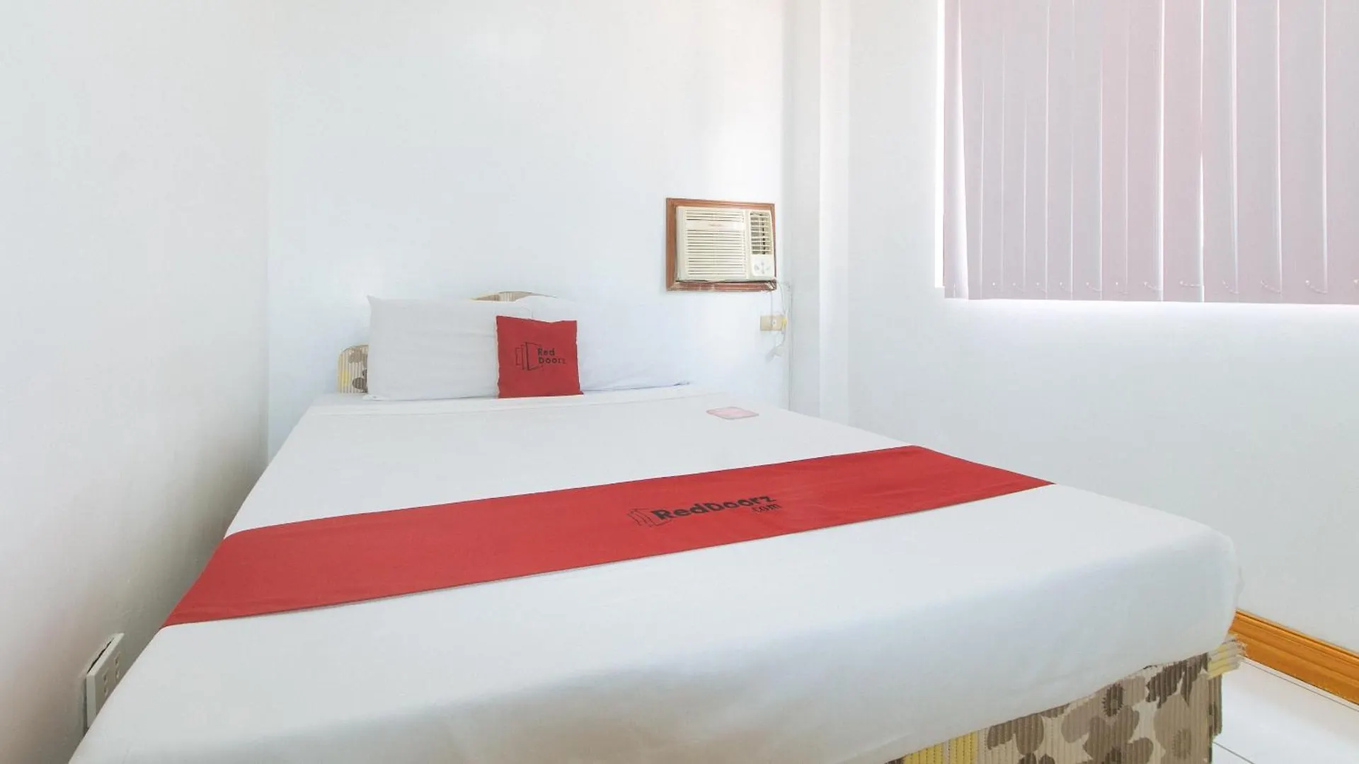 Reddoorz At Coco Grove Tourist Inn Panglao Otel