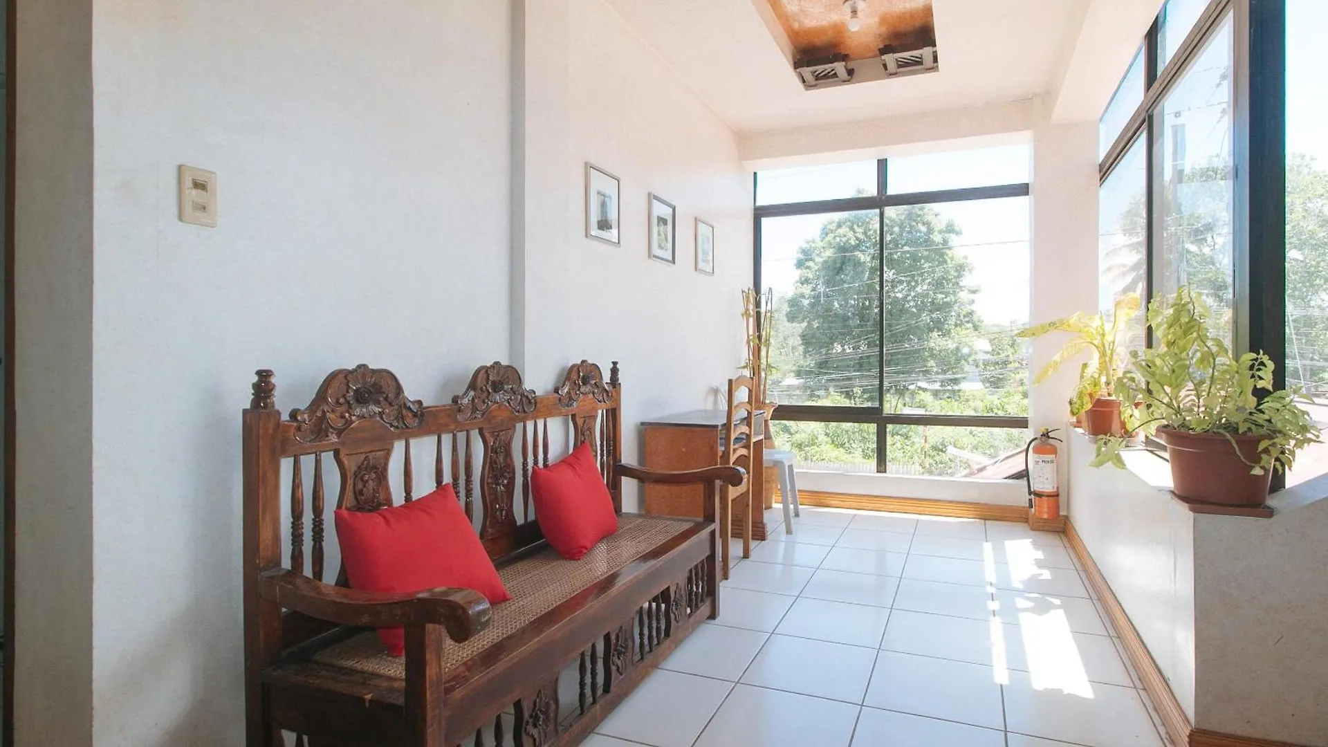 Reddoorz At Coco Grove Tourist Inn Panglao