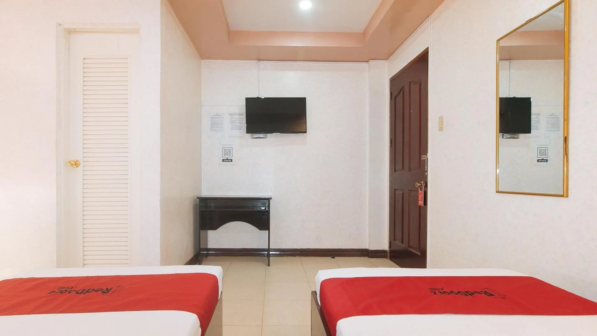 Reddoorz At Coco Grove Tourist Inn Panglao